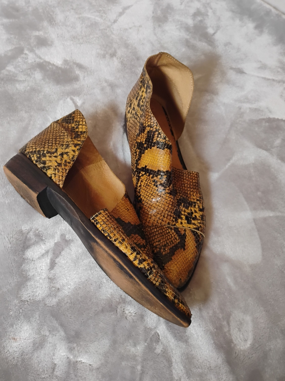 .Free People Royale Flat Snakeskin Python Leather Shoes Cutout Flats Sz 39 / 8.5
